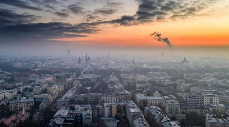 Zabójczy smog Zanieczyszczone powietrze w Polsce COCOMAC PL