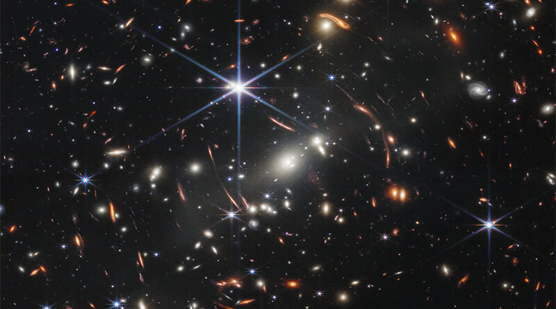 zdjęcie wykonane przez kosmiczny teleskop Webba