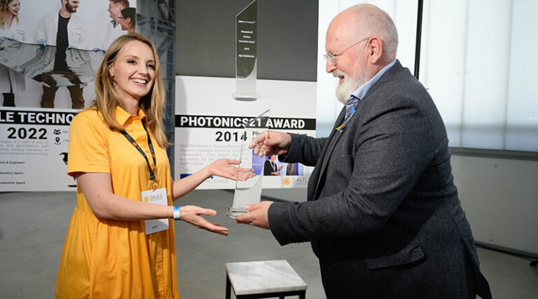 Saule technologies Olga Malinkiewicz i Frans Timmermans